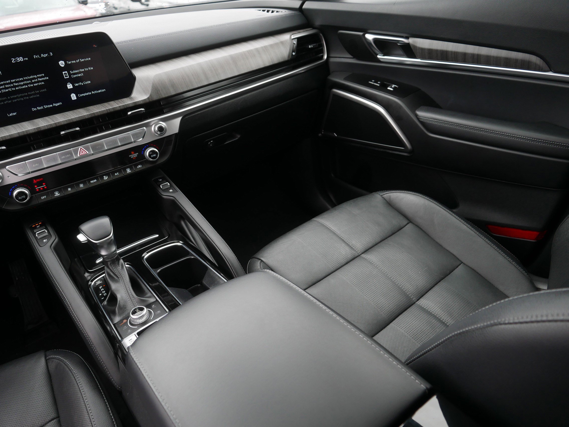 Certified 2024 Kia Telluride EX w/ EX Captain's Chair Package image 11