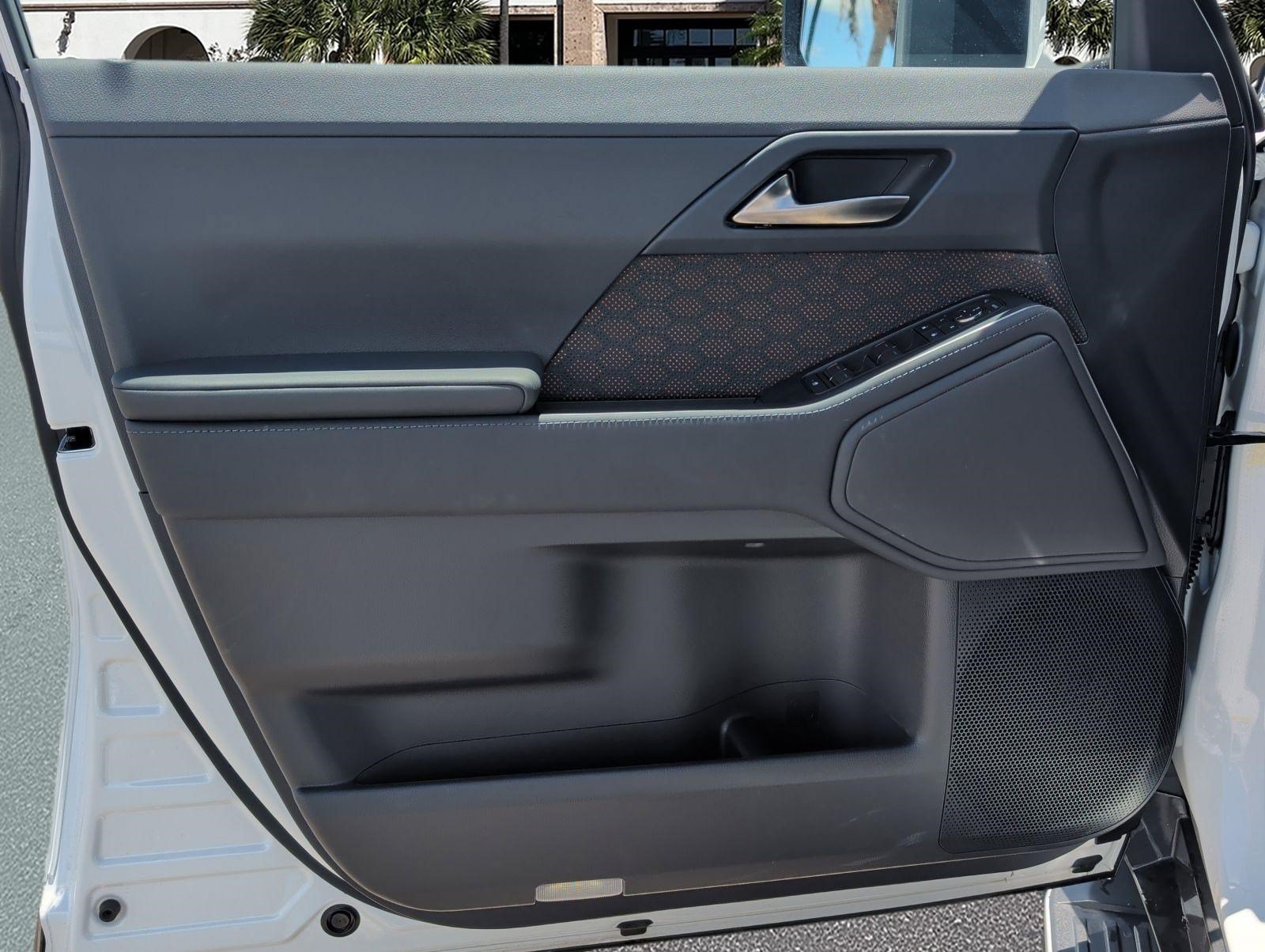 Certified 2025 Lexus GX 550 w/ Accessory Package (2T) AWD/4WD image 8