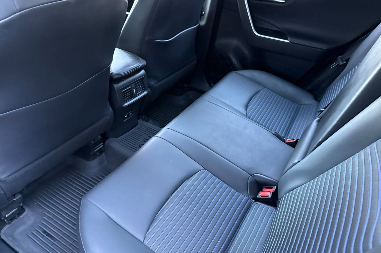 Used 2021 Toyota RAV4 XSE image 15