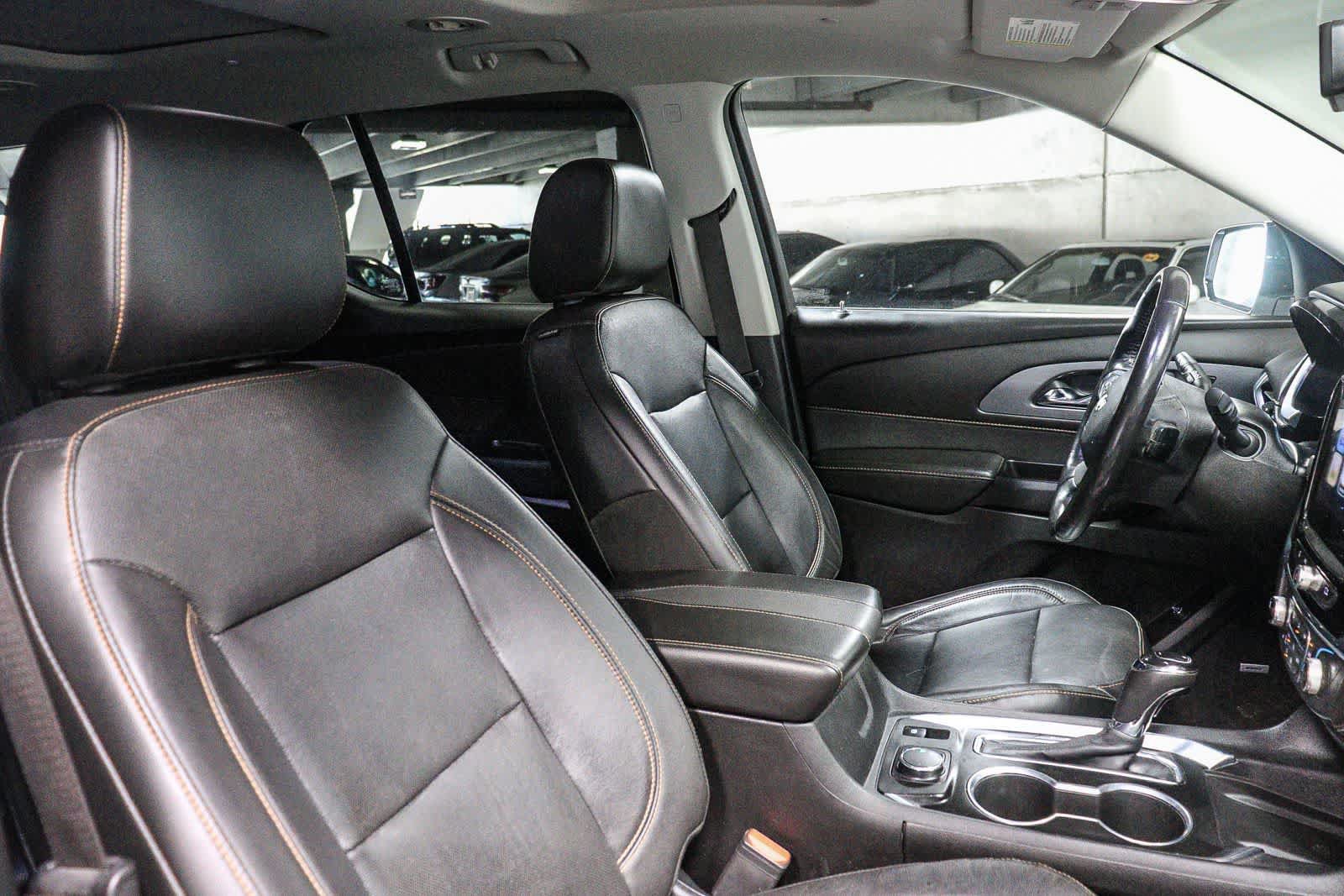 Used 2019 Chevrolet Traverse Premier w/ Redline Edition FWD image 18
