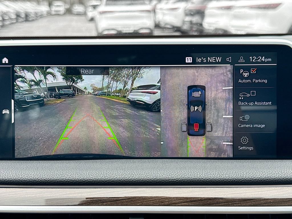 Used 2022 BMW 740i xDrive w/ Luxury Rear Seating Package image 15