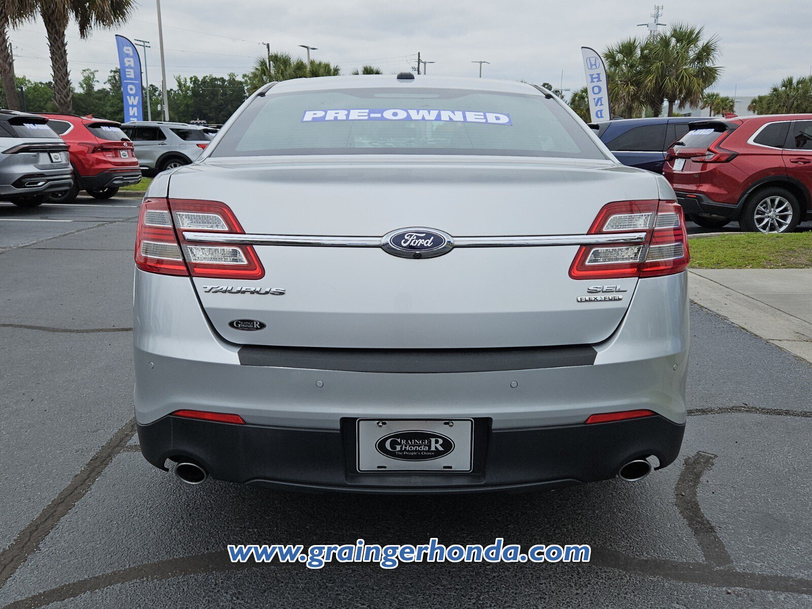 Used 2016 Ford Taurus SEL w/ Equipment Group 201A FWD image 4