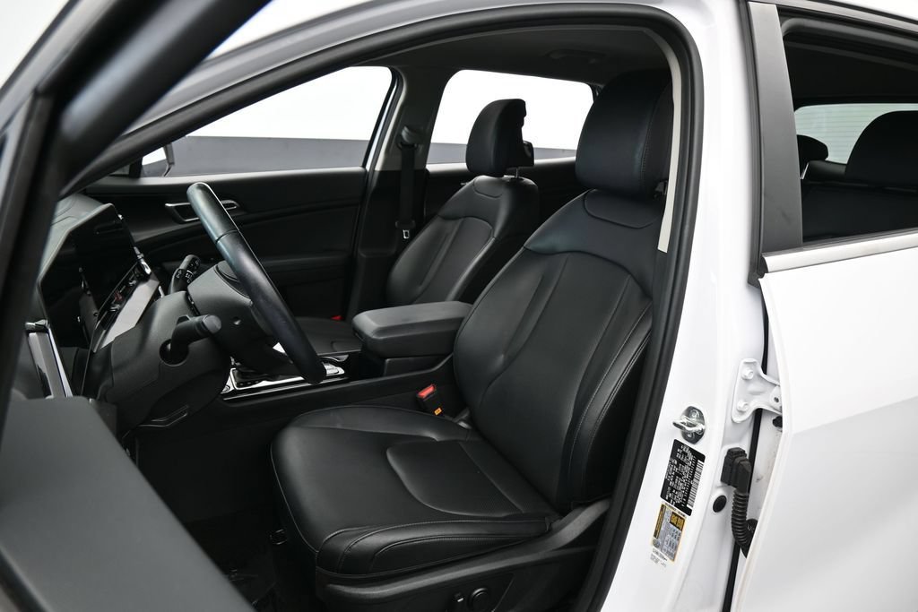 Used 2025 Kia Sportage EX FWD image 10