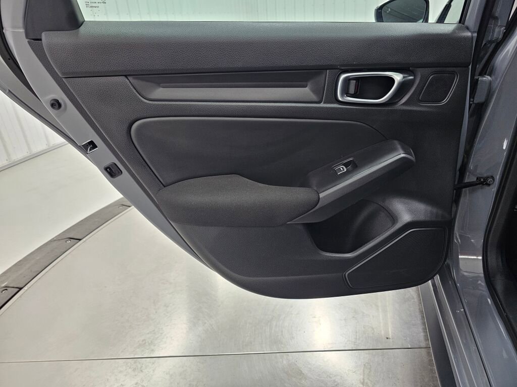 Used 2025 Honda Civic Sport image 31
