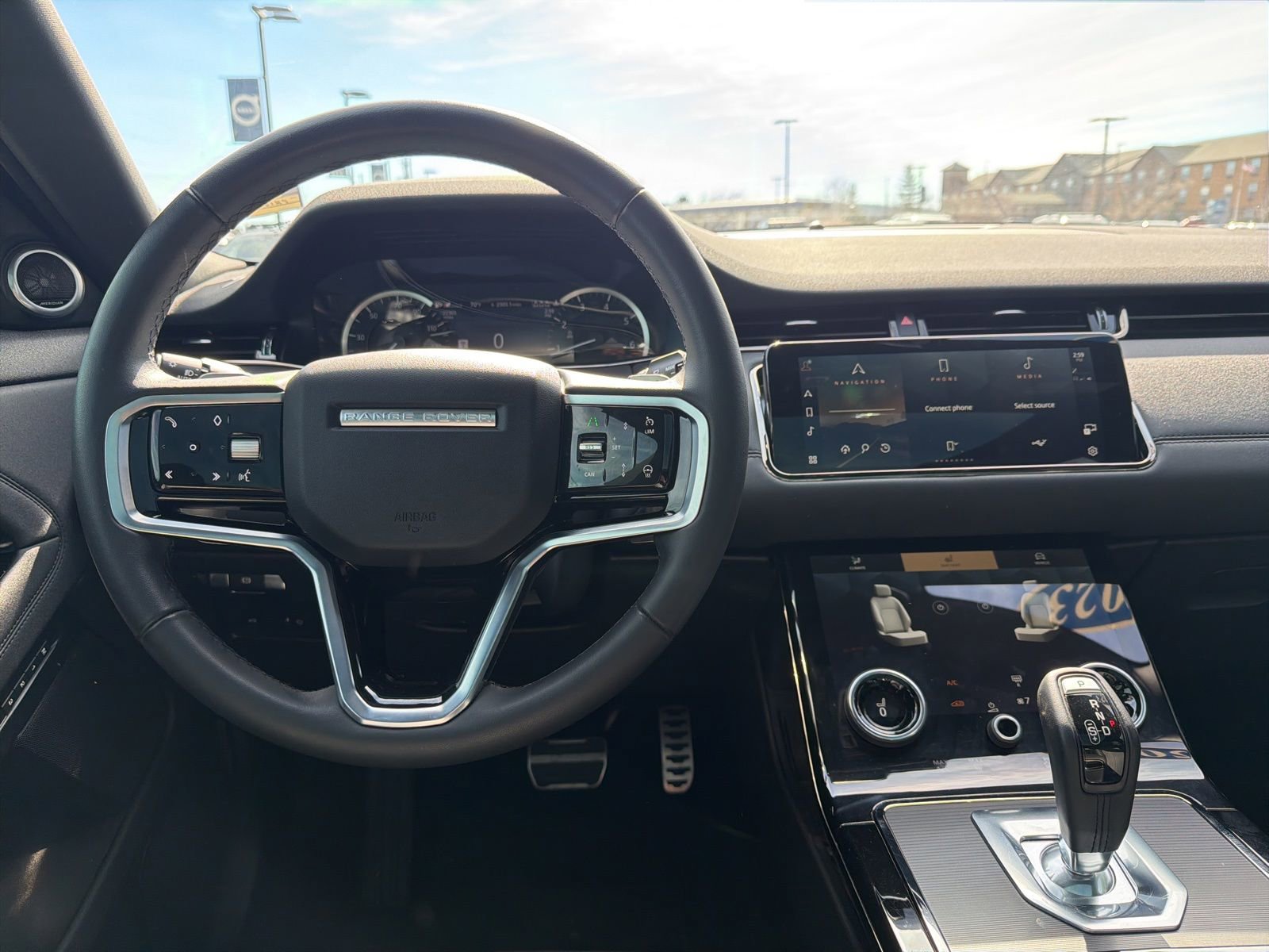 Used 2023 Land Rover Range Rover Evoque R-Dynamic SE image 17