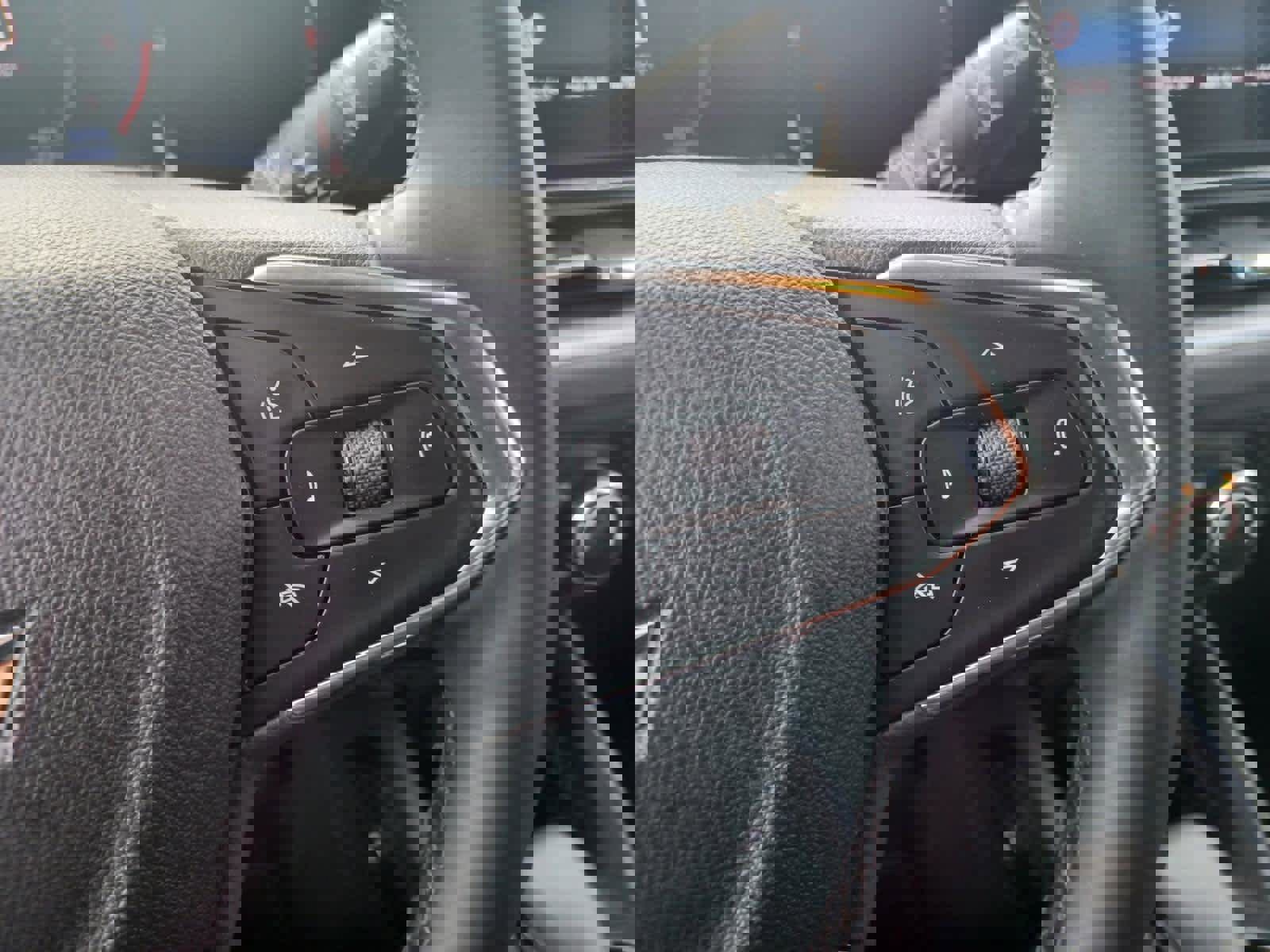 Used 2025 Chevrolet TrailBlazer LT w/ LT Cold Weather Package image 12