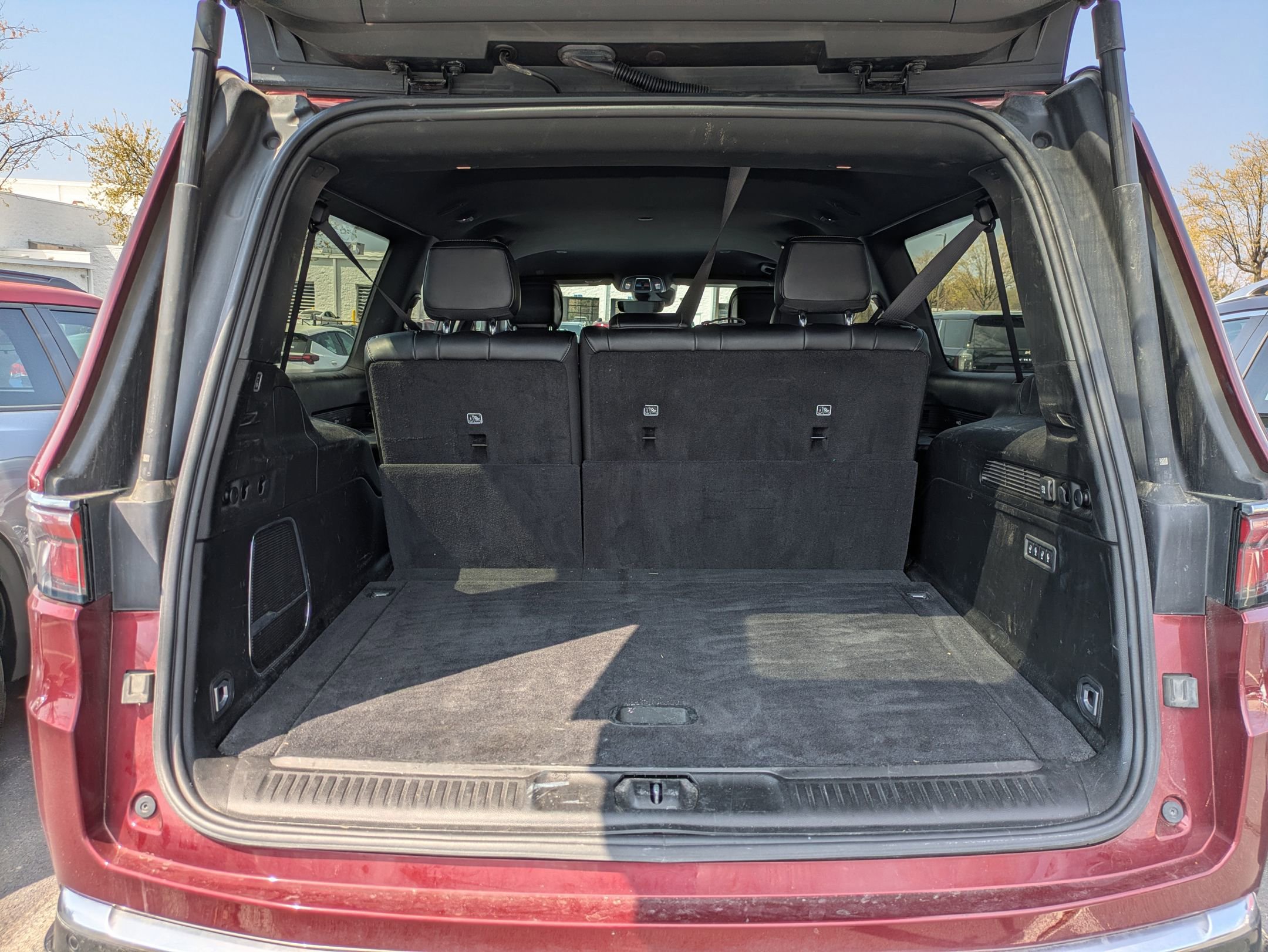 Used 2024 Jeep Wagoneer L Series II w/ Flexible Seating Group AWD/4WD image 37