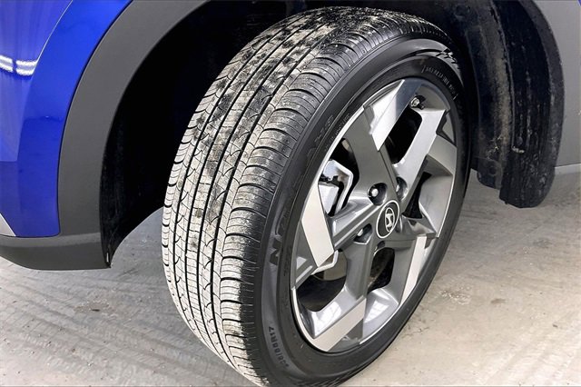 Used 2024 Hyundai Venue SEL image 34