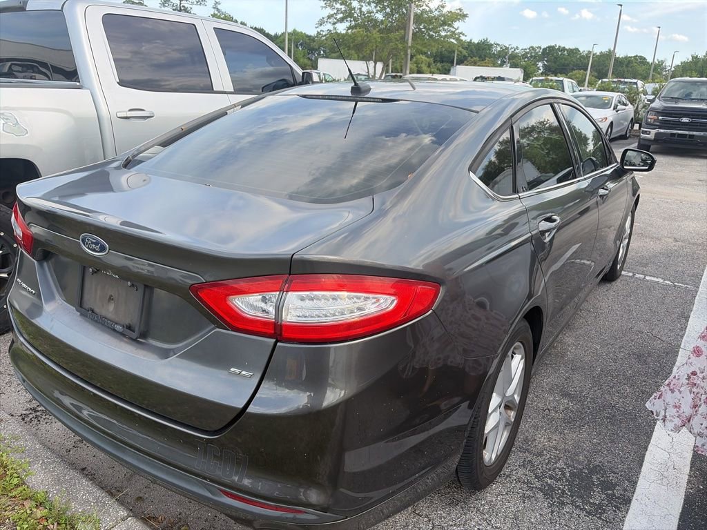 Used 2016 Ford Fusion SE FWD image 6