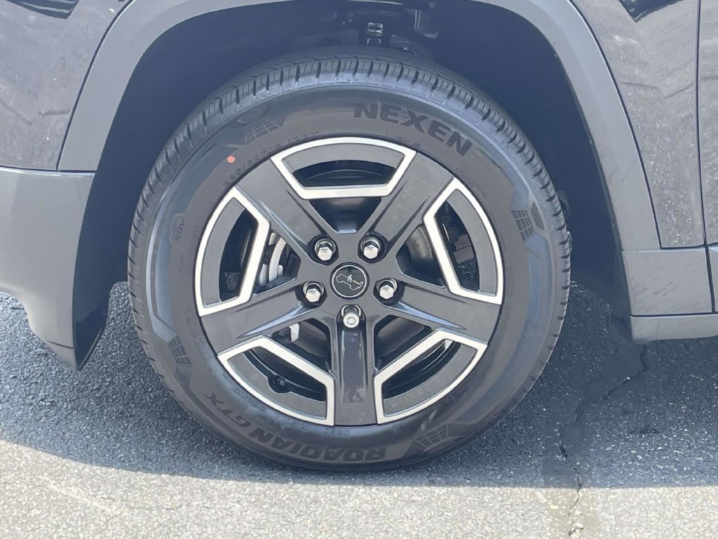 New 2026 Jeep Cherokee Laredo AWD/4WD image 12