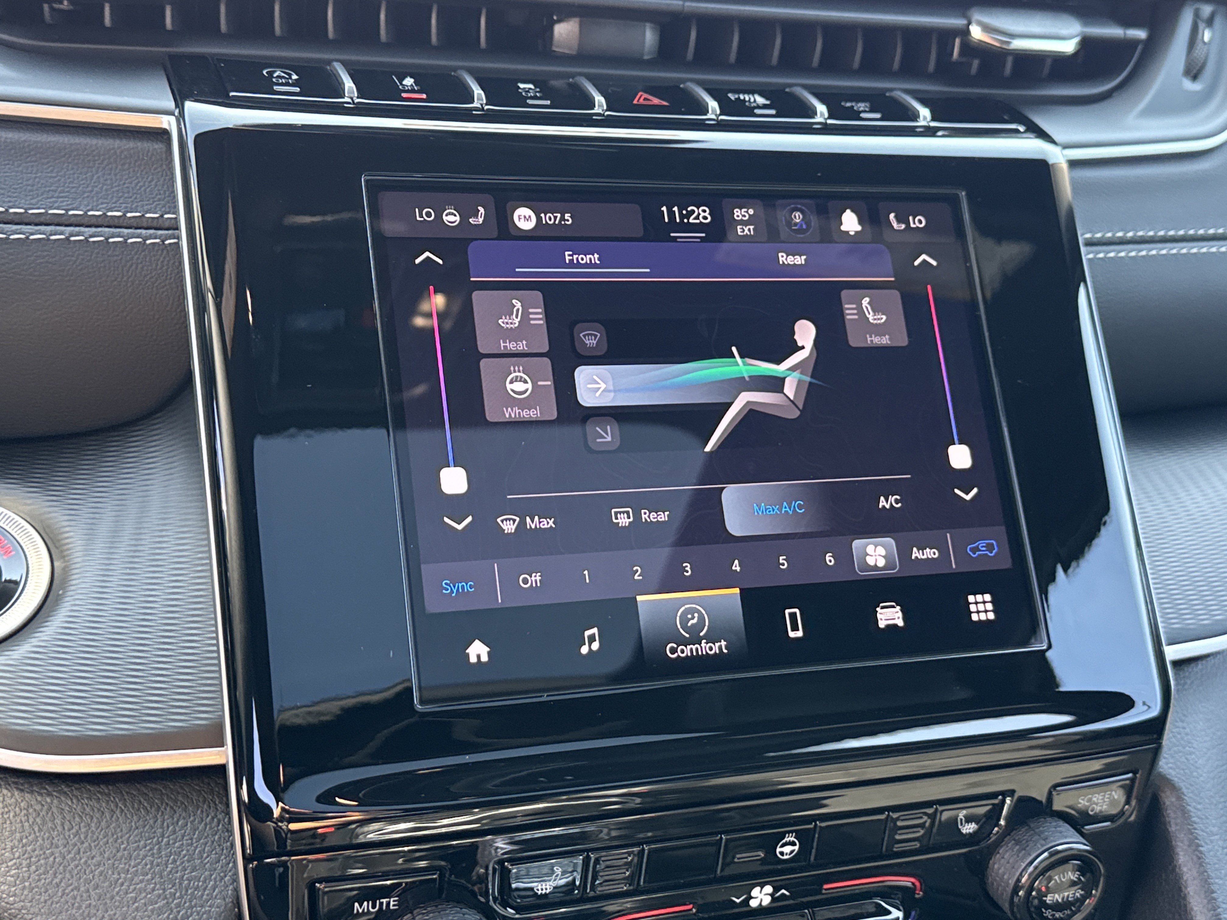 New 2025 Jeep Grand Cherokee L Altitude image 35