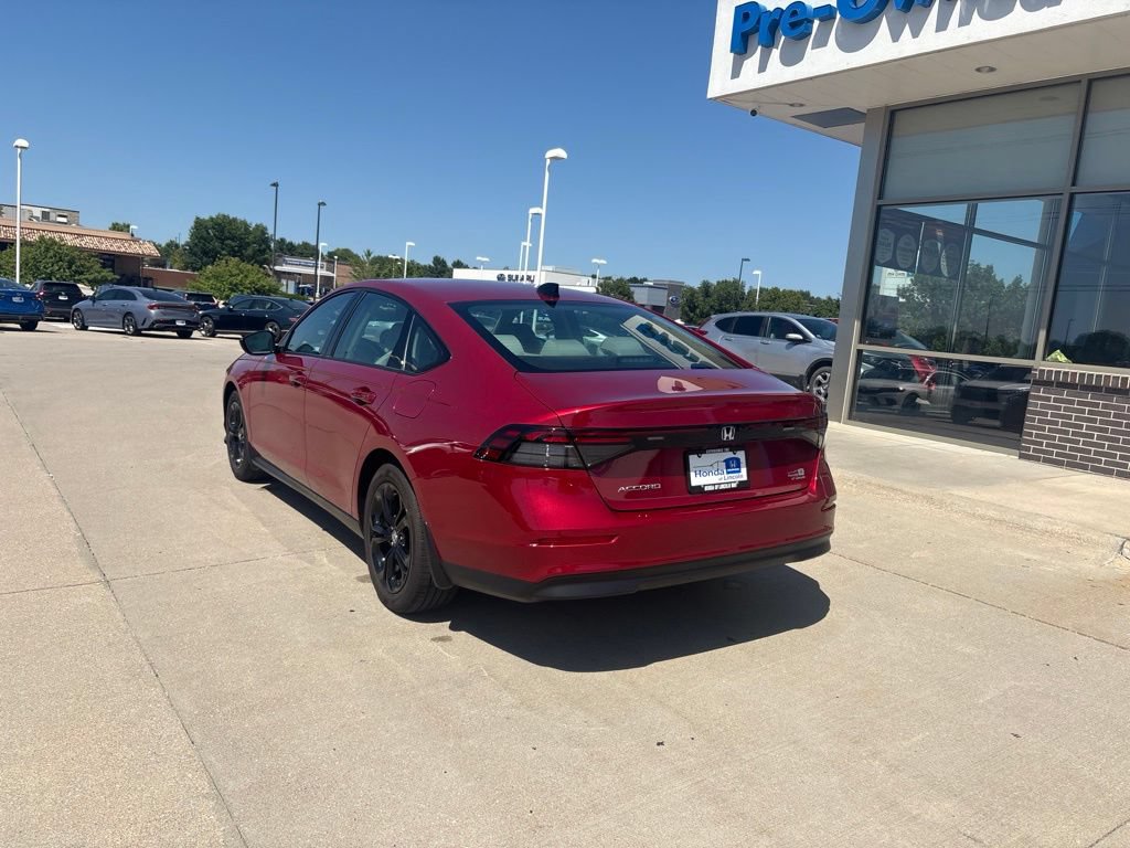 Certified 2025 Honda Accord SE image 7