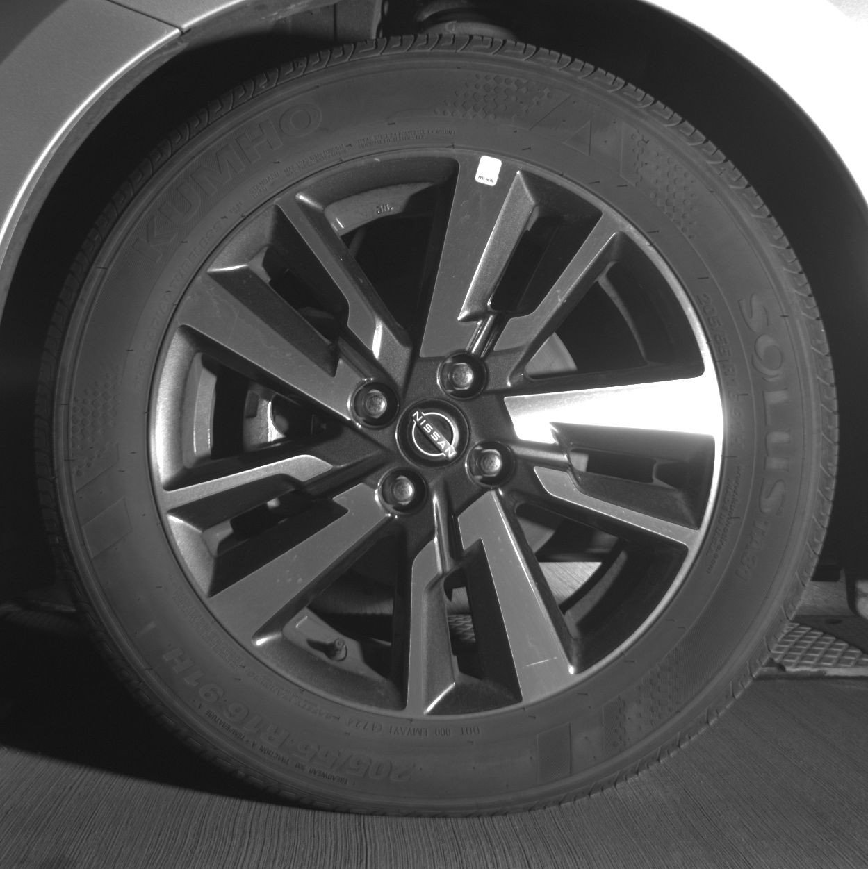 Used 2025 Nissan Versa SV image 12