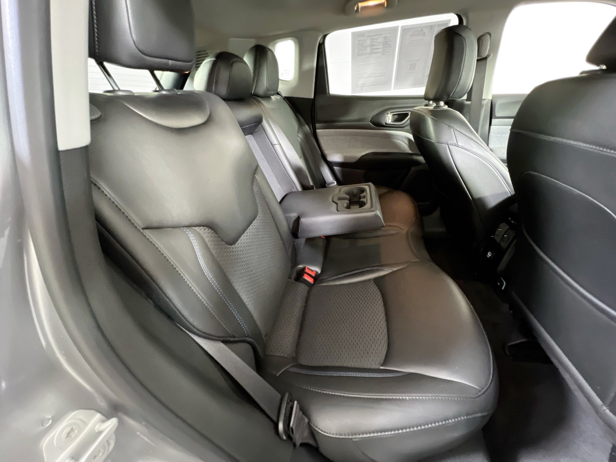 Used 2022 Jeep Compass Latitude AWD/4WD image 24