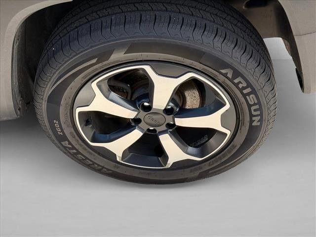 Used 2019 Jeep Renegade Trailhawk w/ Cold Weather Group II AWD/4WD image 4