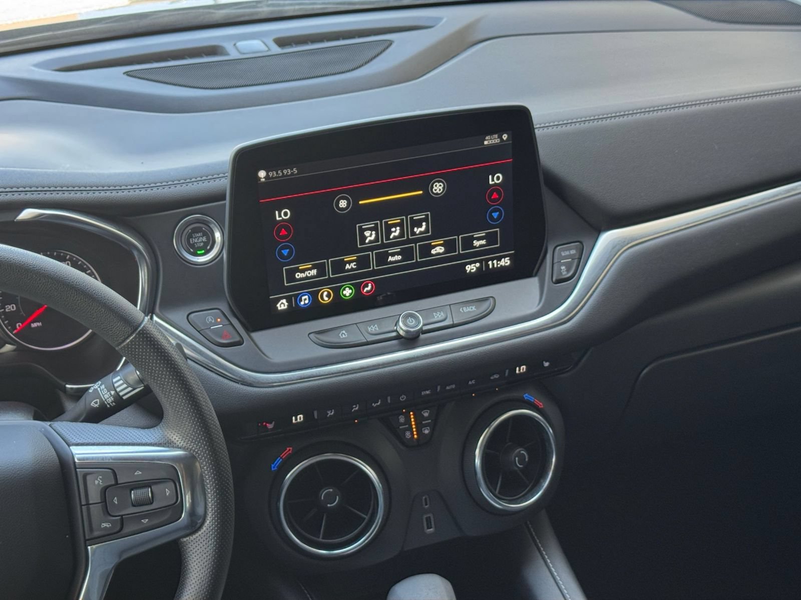Used 2025 Chevrolet Blazer LT FWD image 16