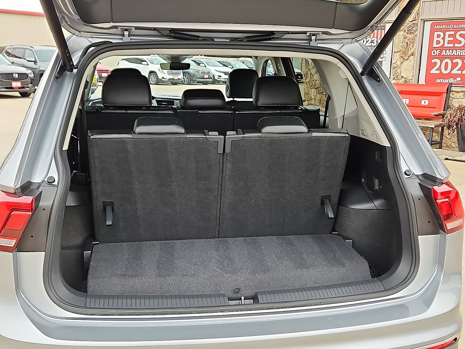 Used 2024 Volkswagen Tiguan SE FWD image 6