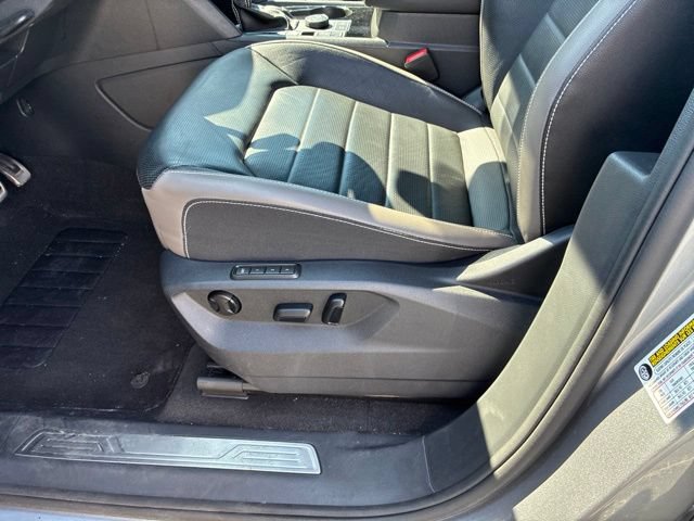Used 2023 Volkswagen Atlas Cross Sport SEL Premium R-Line AWD/4WD image 39