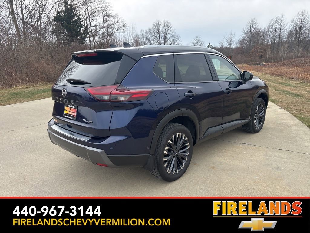 Used 2025 Nissan Rogue SL w/ Tech Package image 9