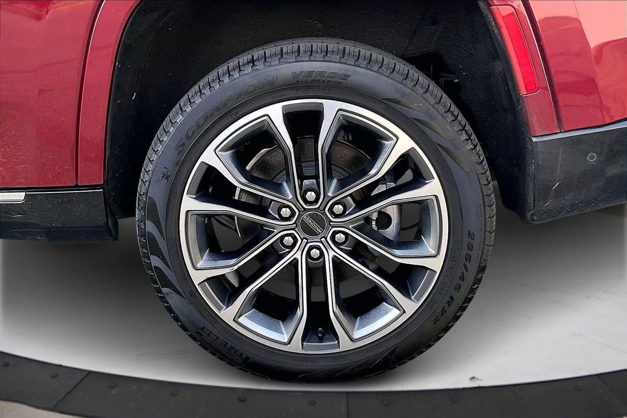 Used 2024 Jeep Grand Wagoneer Series III w/ HD Trailer Tow Package image 38