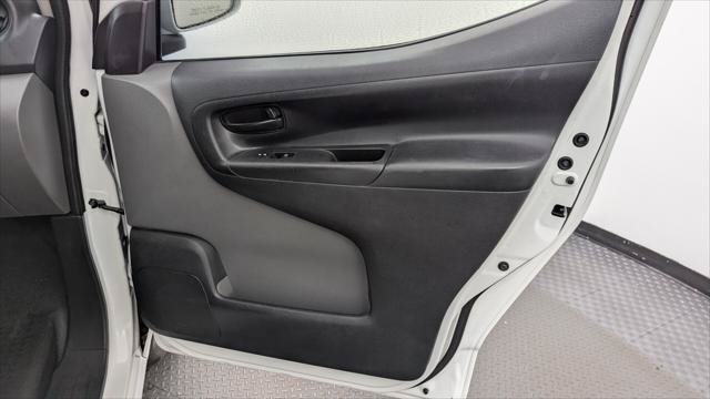 Used 2015 Nissan NV200 SV w/ Technology Package FWD image 19