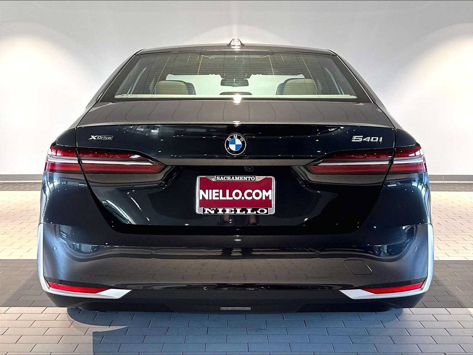Used 2026 BMW 540i xDrive AWD/4WD image 9