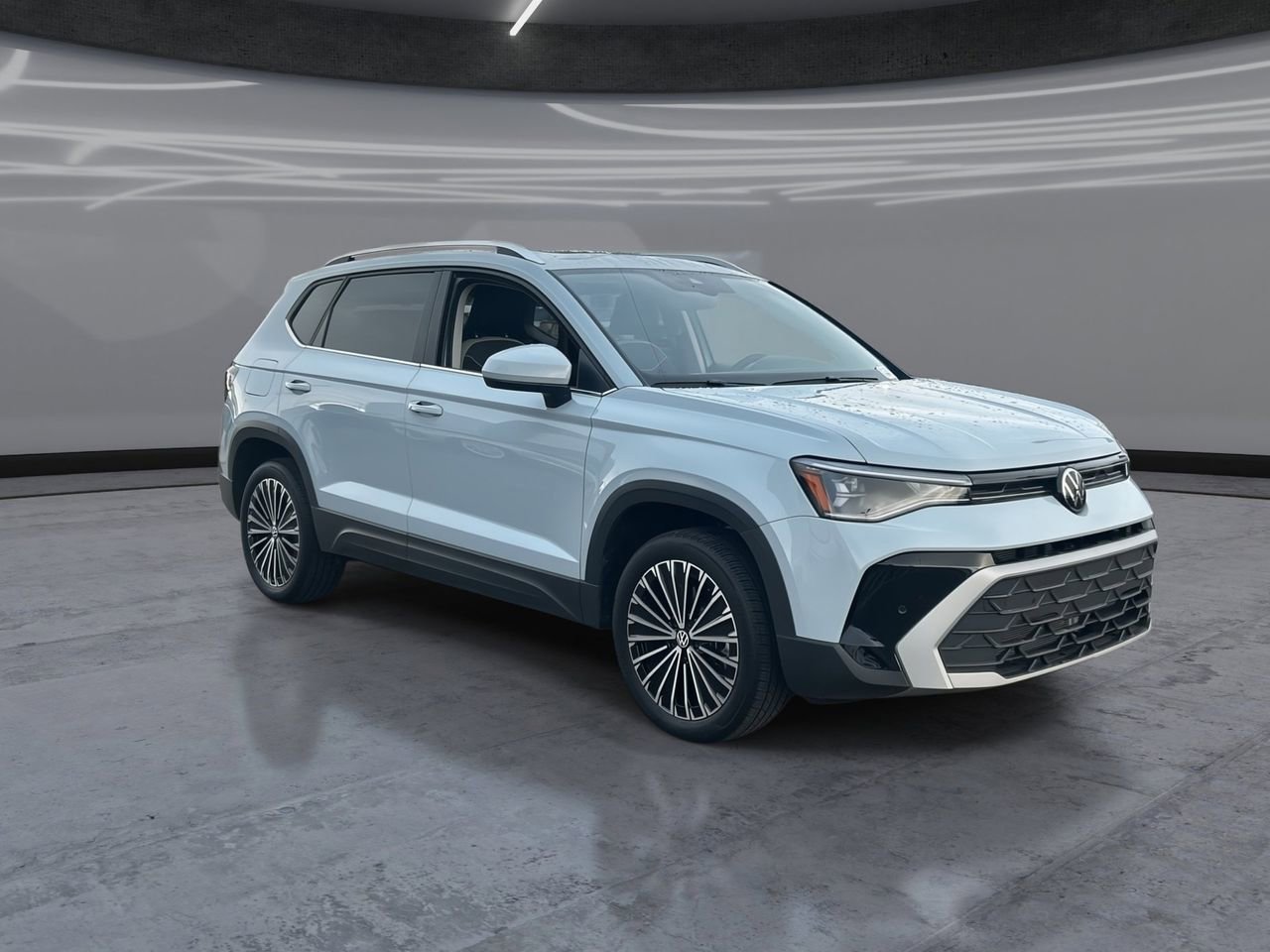 Certified 2025 Volkswagen Taos SE w/ Panoramic Sunroof Package FWD image 2