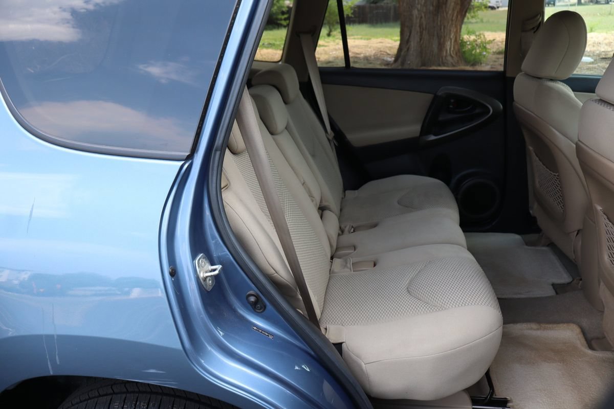 Used 2011 Toyota RAV4 4WD w/ Upgrade Value Pkg image 22
