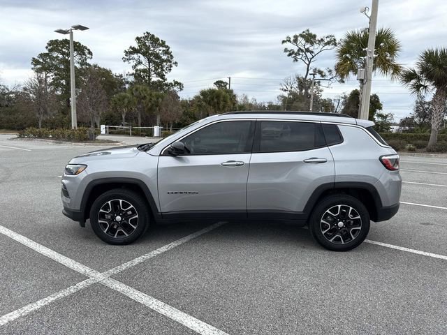 Used 2022 Jeep Compass Latitude w/ Sun and Sound Group image 6