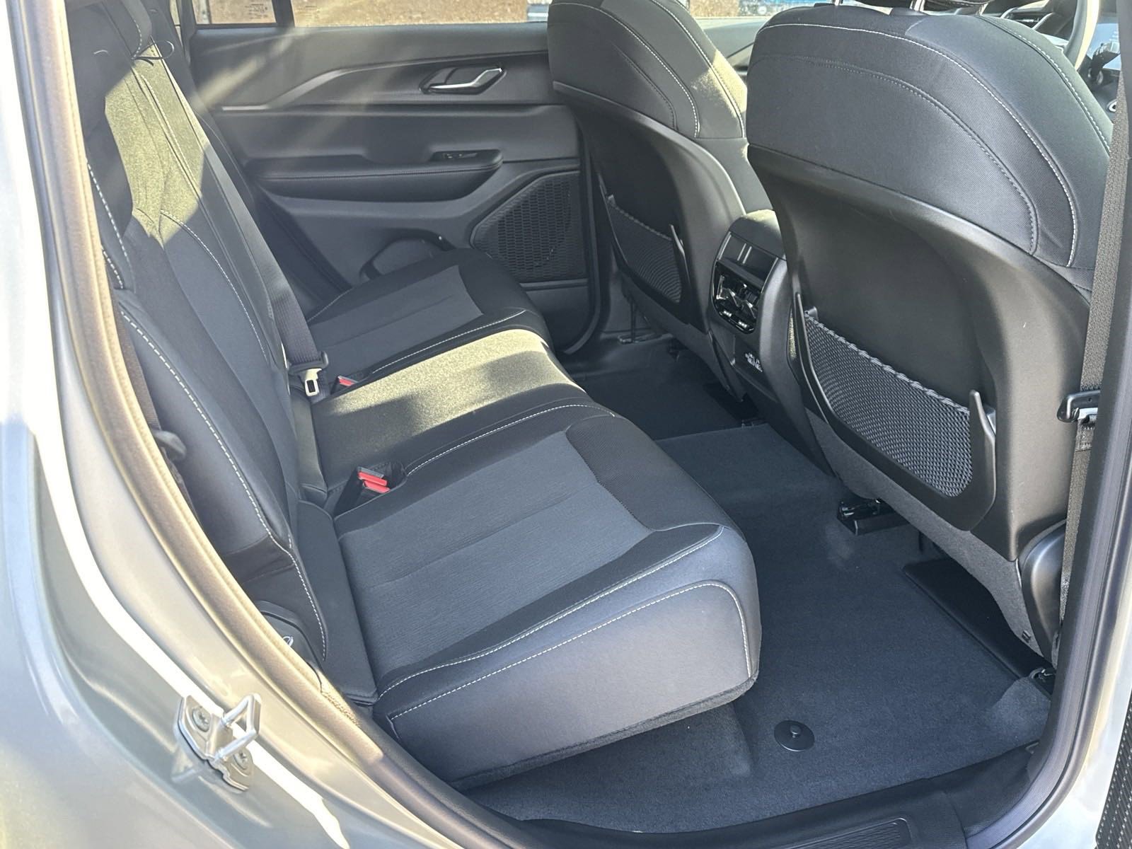 New 2025 Jeep Grand Cherokee Laredo X image 21