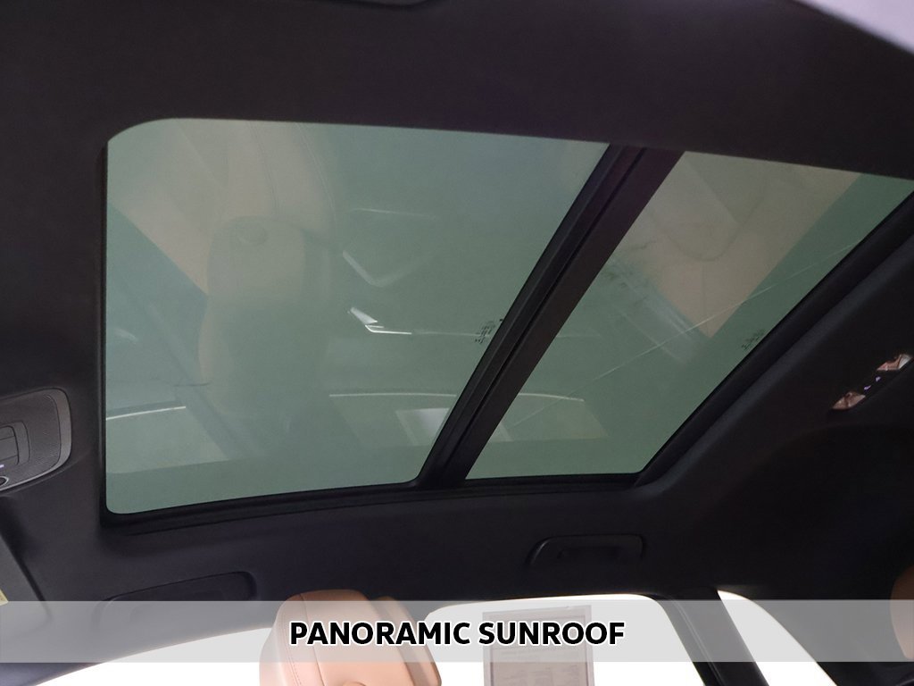 Used 2022 Audi Q3 2.0T Premium w/ Convenience Package image 3