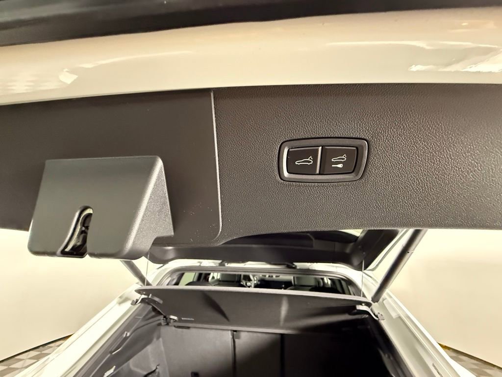 Certified 2025 Porsche Cayenne Coupe image 17