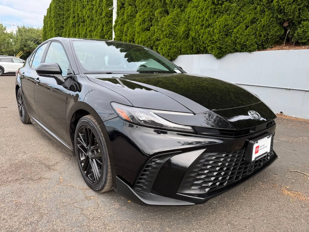 Used 2025 Toyota Camry SE FWD image 2