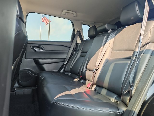 Certified 2026 Nissan Rogue SL AWD/4WD image 14