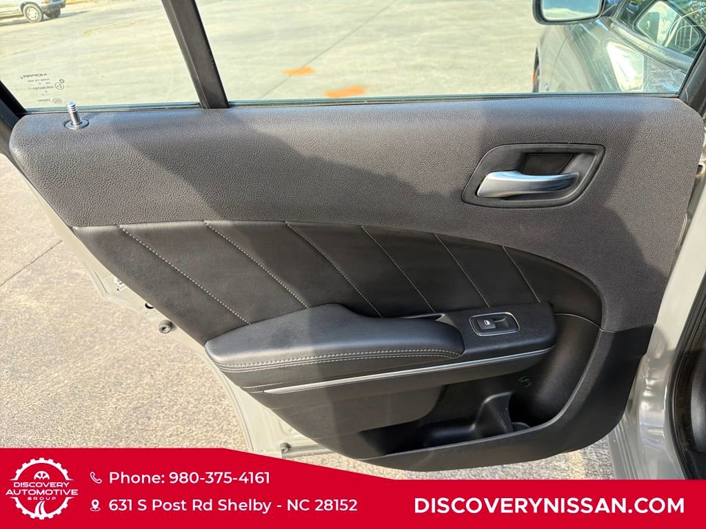 Used 2017 Dodge Charger R/T w/ Plus Group image 28