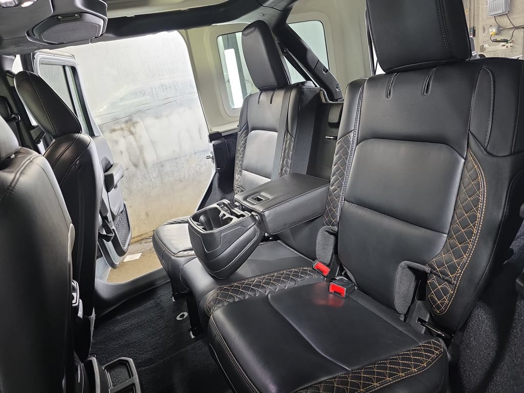 Used 2021 Jeep Wrangler Unlimited Sahara AWD/4WD image 13