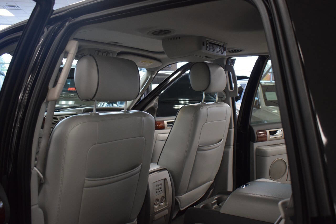 Used 2006 Lincoln Navigator Luxury image 32