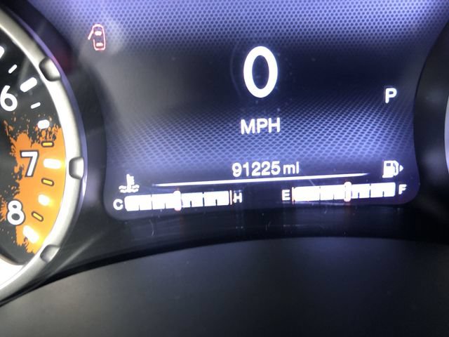 Used 2017 Jeep Renegade Trailhawk w/ Premium Trailhawk Package AWD/4WD image 19