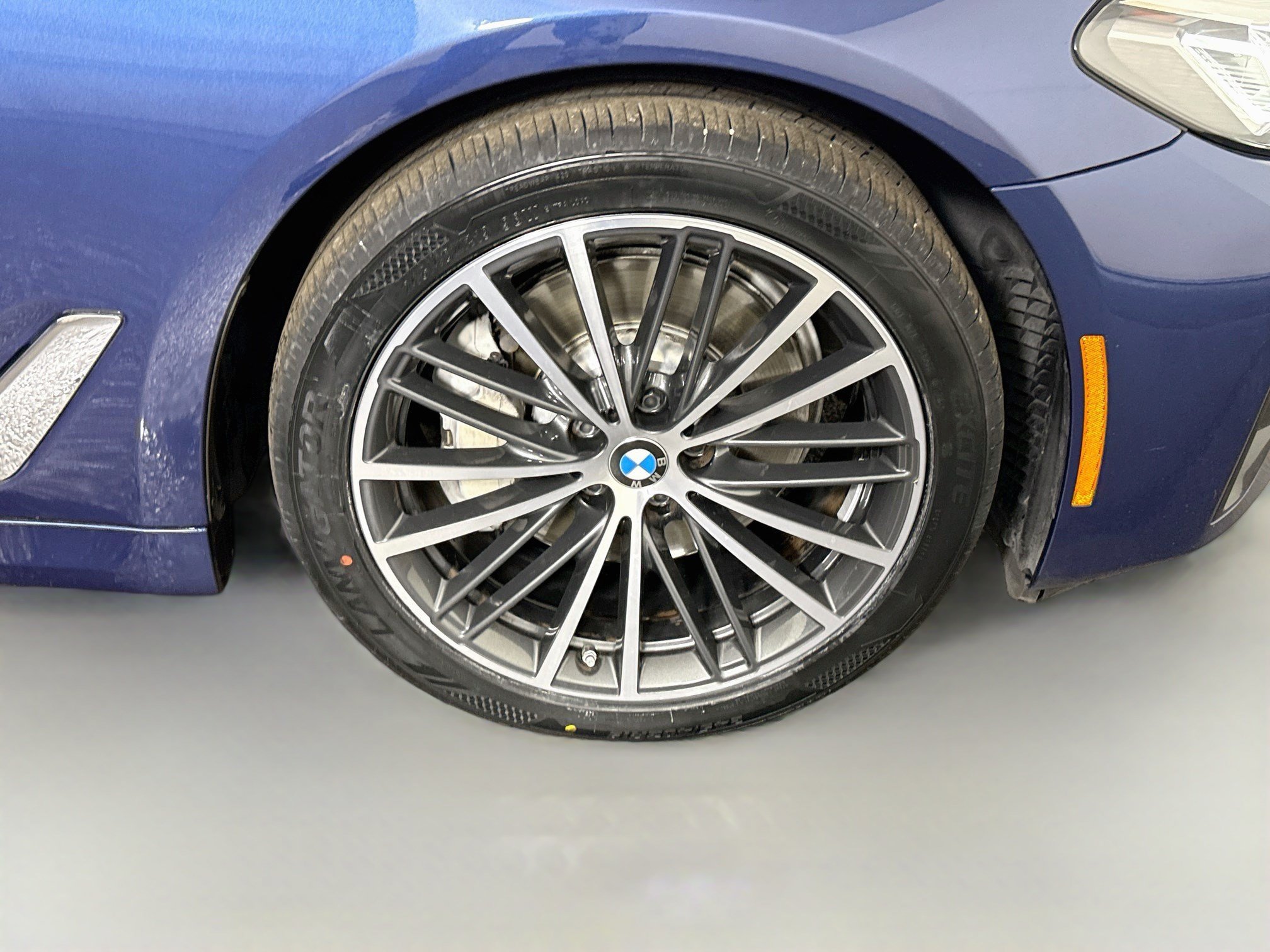 Used 2023 BMW 530i w/ Premium Package RWD image 32
