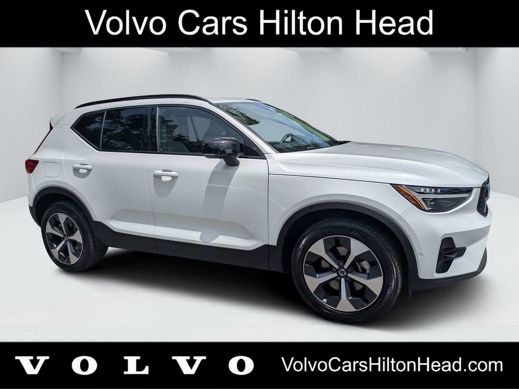 Certified 2026 Volvo XC40 B5 Plus AWD/4WD video 1