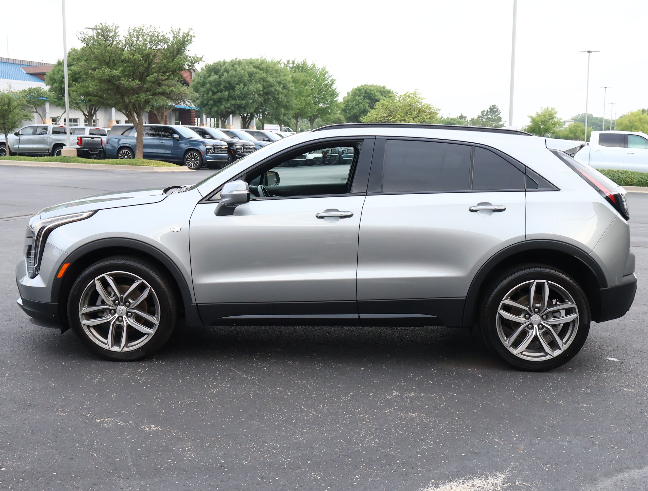 Used 2023 Cadillac XT4 Sport w/ Cold Weather Package AWD/4WD image 35