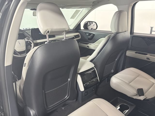 New 2026 Lincoln Aviator 2WD w/ Jet Appearance Package image 12