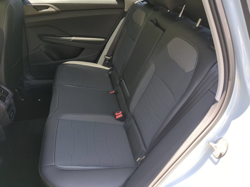 New 2026 Volkswagen Taos SE FWD image 15