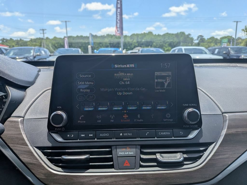 Used 2024 Nissan Altima 2.5 SV FWD image 24