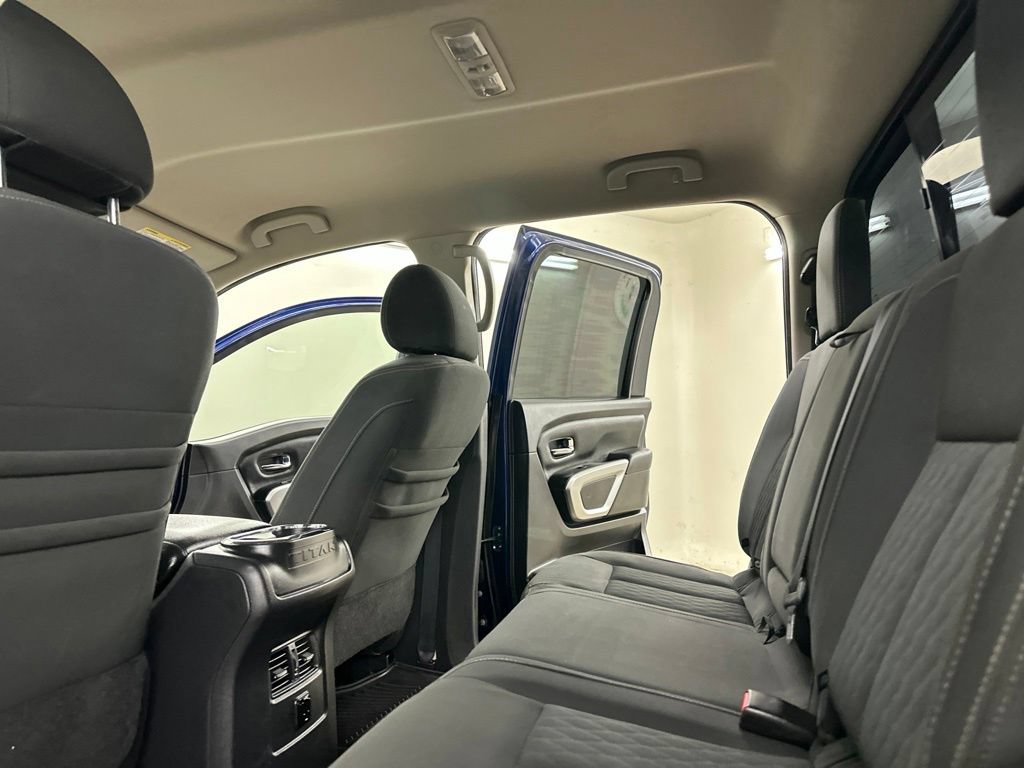 Used 2017 Nissan Titan SV RWD image 34