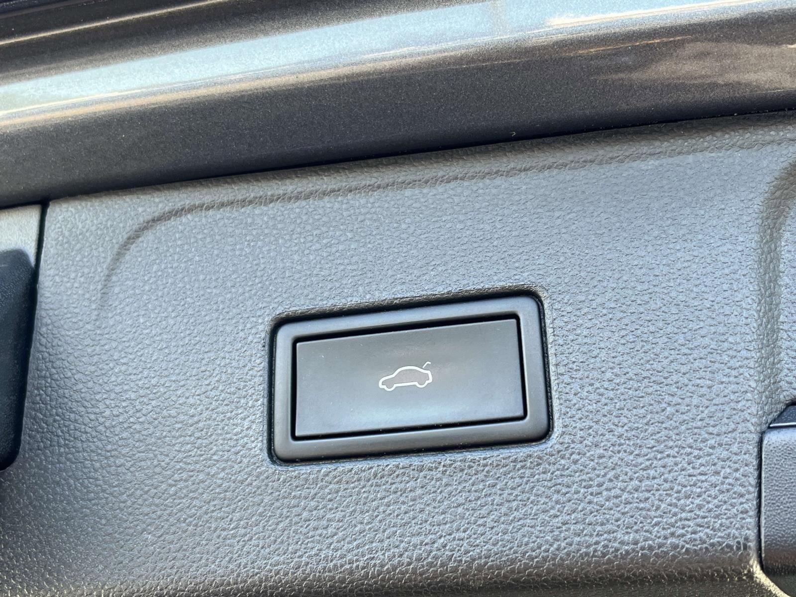 Used 2022 Volkswagen Atlas SE image 13