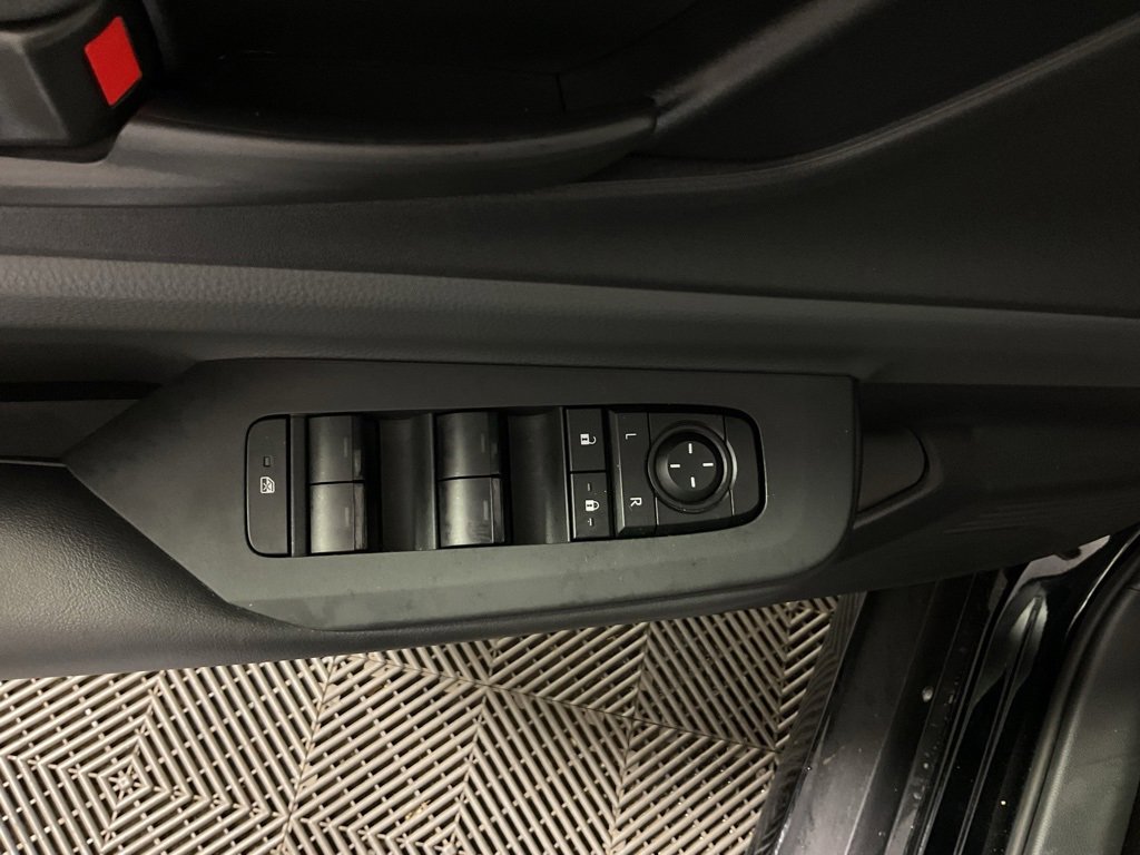 Used 2025 Toyota Prius LE image 18