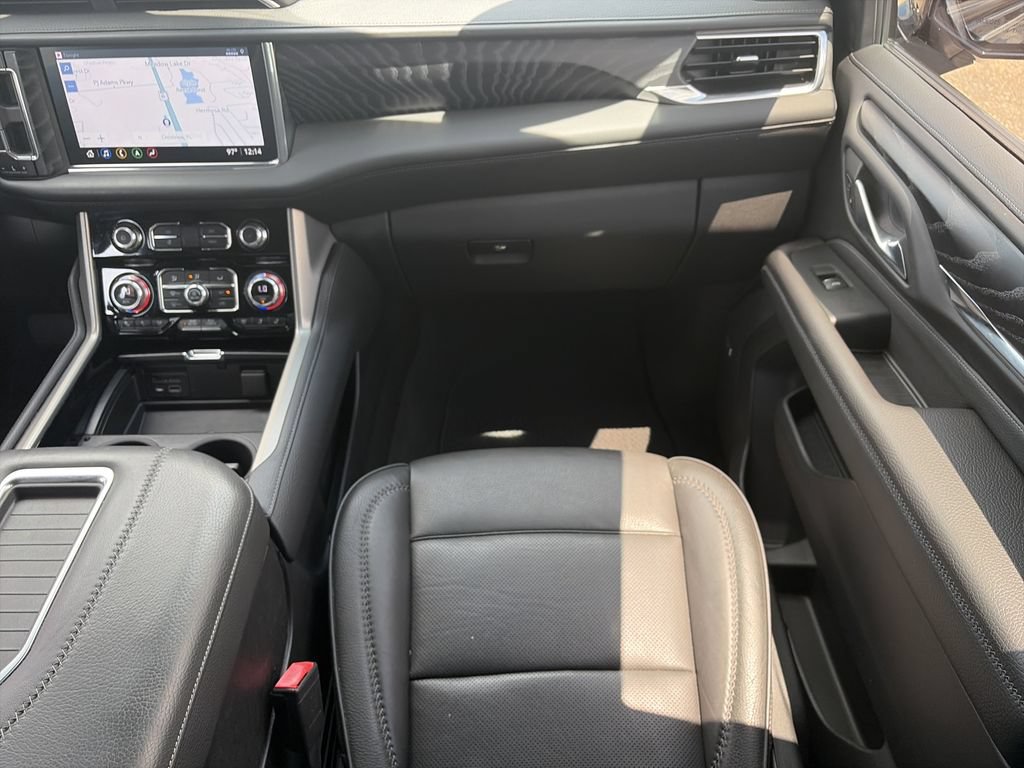 Used 2021 GMC Yukon XL Denali AWD/4WD image 16