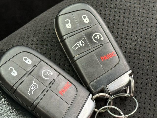 Used 2022 Jeep Grand Cherokee Laredo X image 21