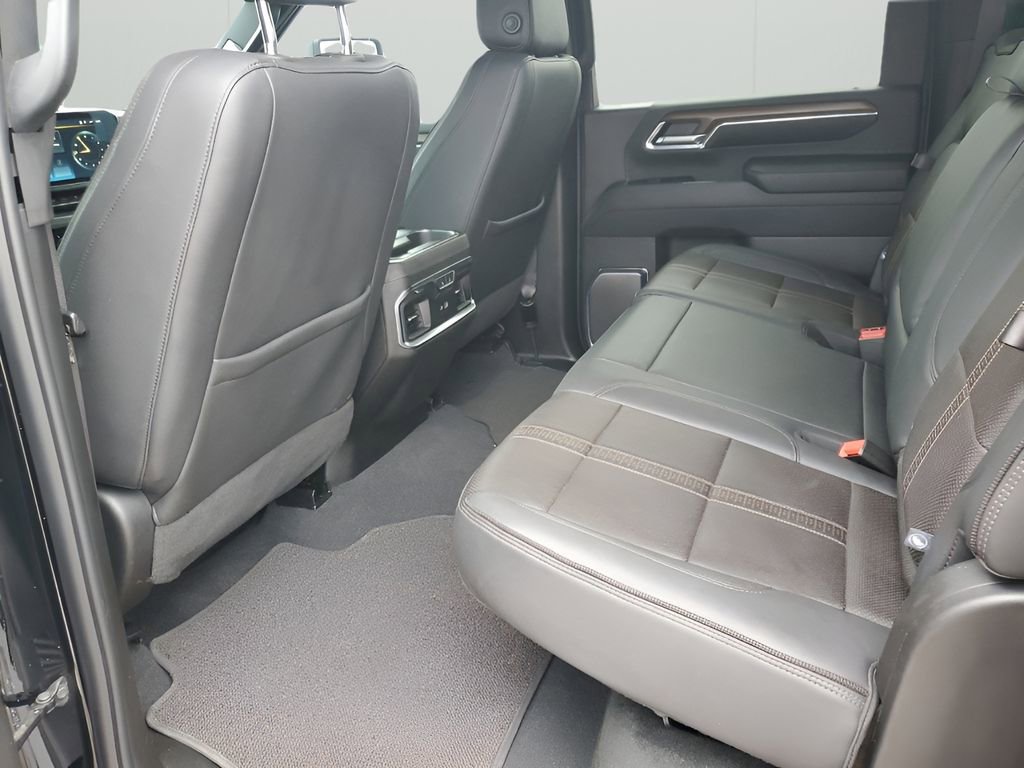 Used 2024 Chevrolet Silverado 2500 High Country w/ Midnight Edition image 21